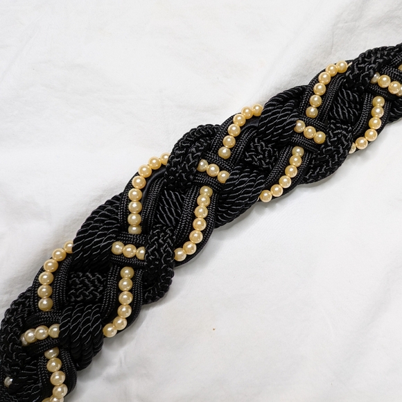 Vintage belt.  Vintage statement belt with faux pearl detailing - Picture 3 of 6